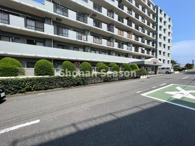 【外観】 | 海徒歩圏×ペット飼育可×専用庭付◎湘南ライフが楽しめるマンション！
内装リフォームし、気持ちよい新生活がお迎えできるお住まいです。
