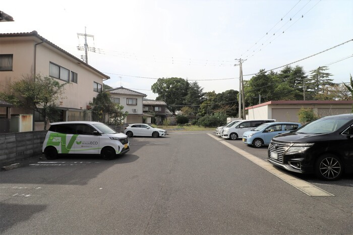 ポルトボヌール　A棟の駐車場