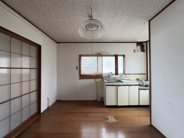 山下様住居付店舗の内装