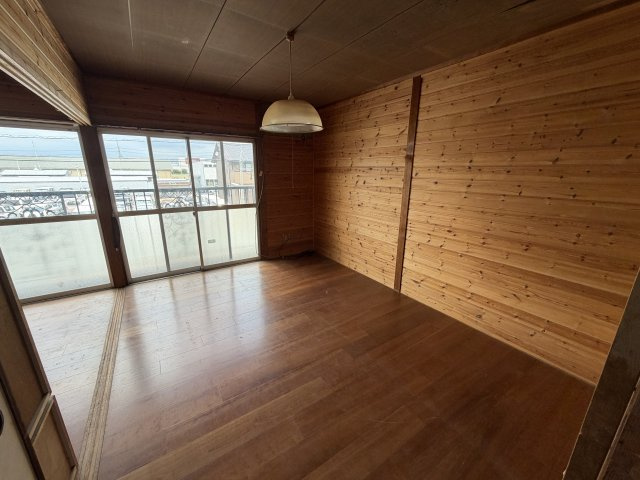 山下様住居付店舗の内装