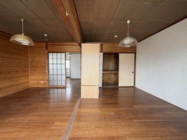山下様住居付店舗の内装