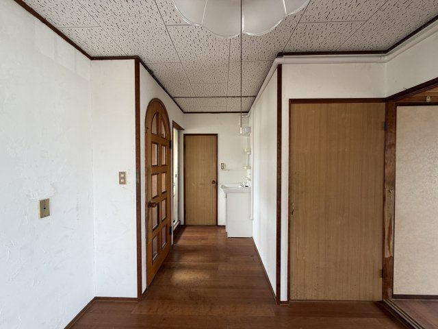山下様住居付店舗の内装