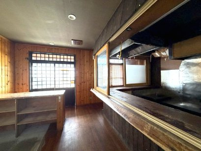 山下様住居付店舗の内装
