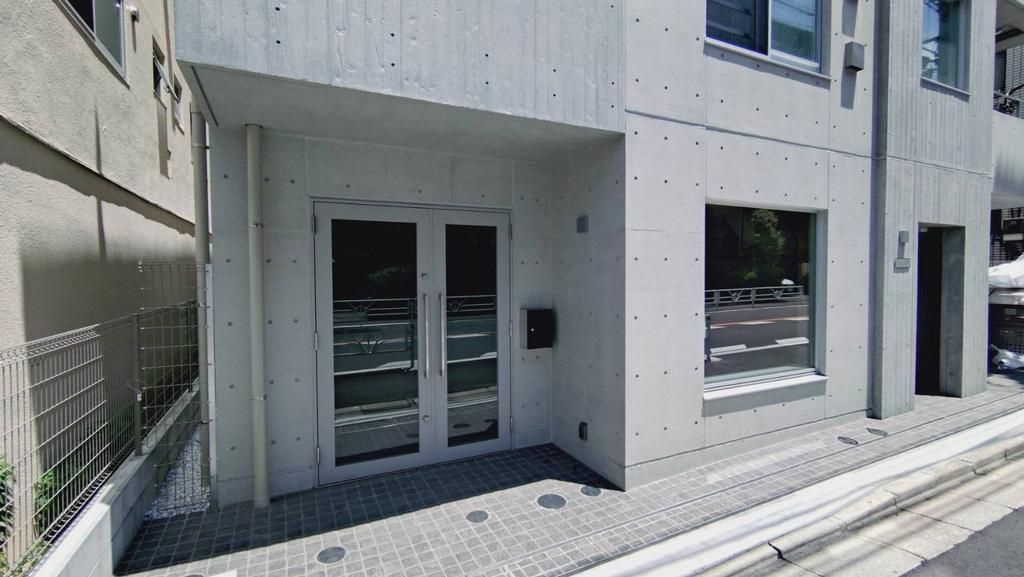 渋谷区初台２丁目の店舗事務所