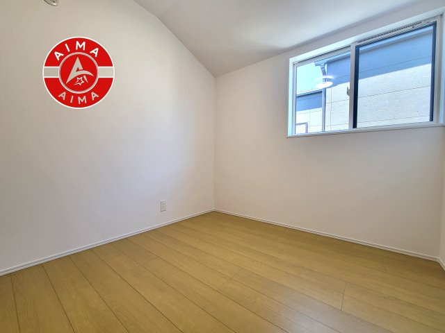 福岡市早良区原8丁目第1-5棟（4号棟）の子供部屋|穏やかな光が差し込む室内には、穏やかな時間が流れます。
