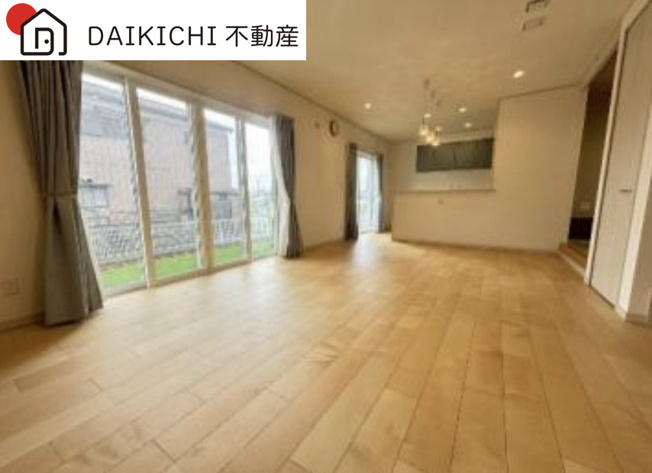 【居間・リビング】 | 北本市石戸4丁目　中古戸建