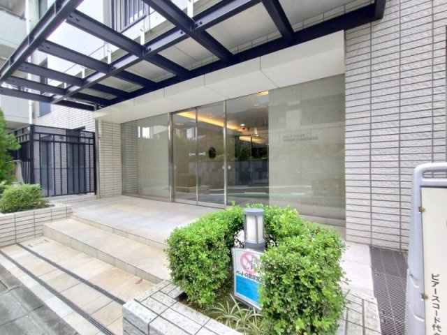 ピアースコード代々木参宮橋のロビー