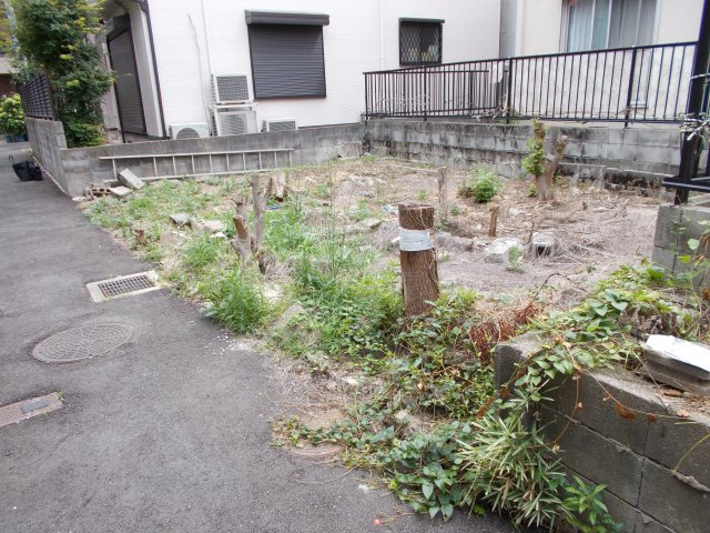 神戸市灘区新在家南町の前面道路含む現地写真