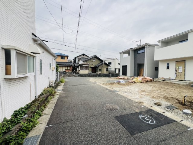 東浦町緒川天白30-1『仲介手数料無料』新築一戸建て・建売の前面道路含む現地写真