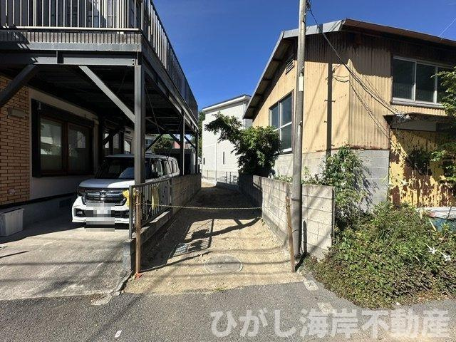 藤沢市辻堂元町4丁目　売地の前面道路含む現地写真|現地外観