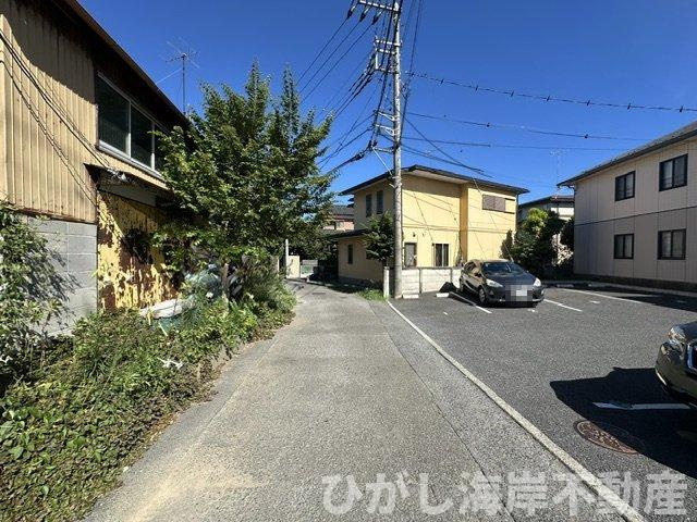 藤沢市辻堂元町4丁目　売地の前面道路含む現地写真|現地外観