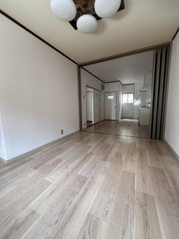 高石加茂　戸建ての洋室|明るい洋室です