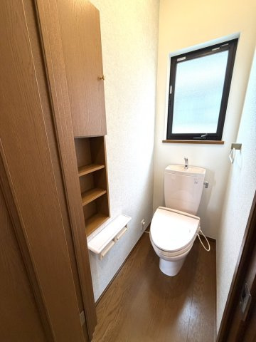 堺市美原区平尾　中古戸建のトイレ