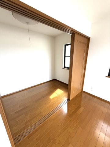堺市美原区平尾　中古戸建の洋室