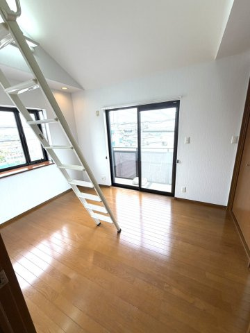 堺市美原区平尾　中古戸建の洋室