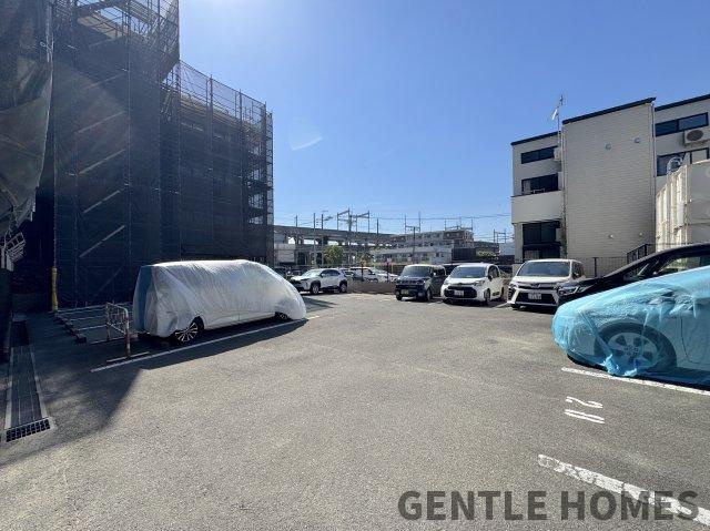 JGMヴェルデ春日弐番館の駐車場