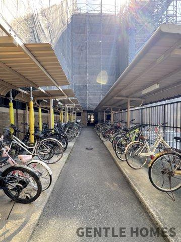 JGMヴェルデ春日弐番館の駐輪場