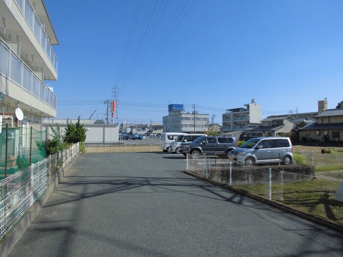 ハイライズ遠藤の駐車場