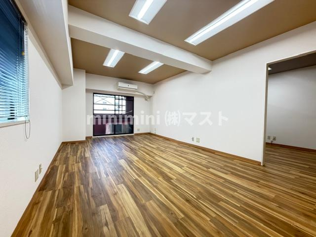 本町セントラルハイツの洋室