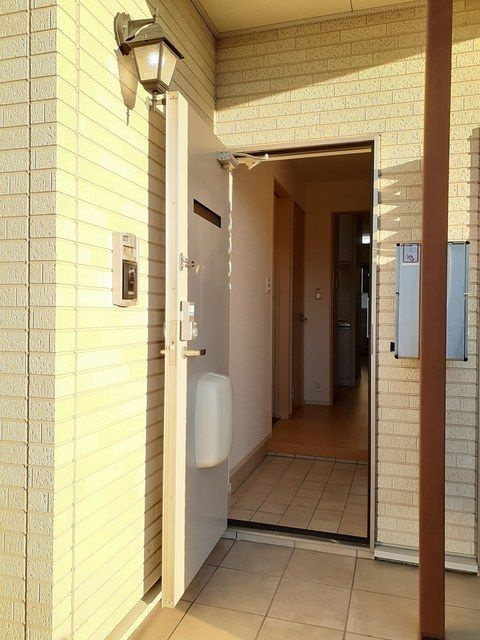 フェスターレⅢの玄関