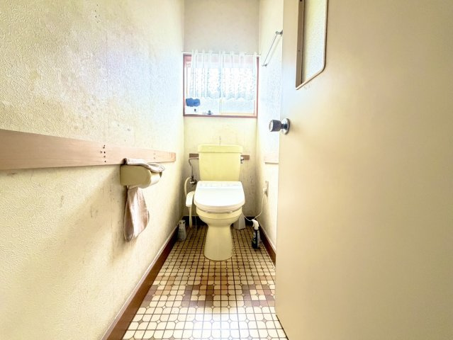 那珂市菅谷中古戸建のトイレ