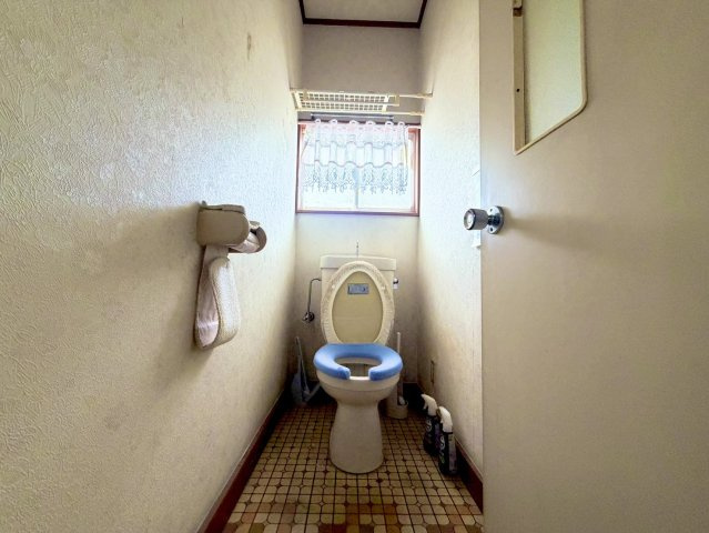 那珂市菅谷中古戸建のトイレ