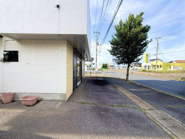 那珂市菅谷中古戸建の駐車場