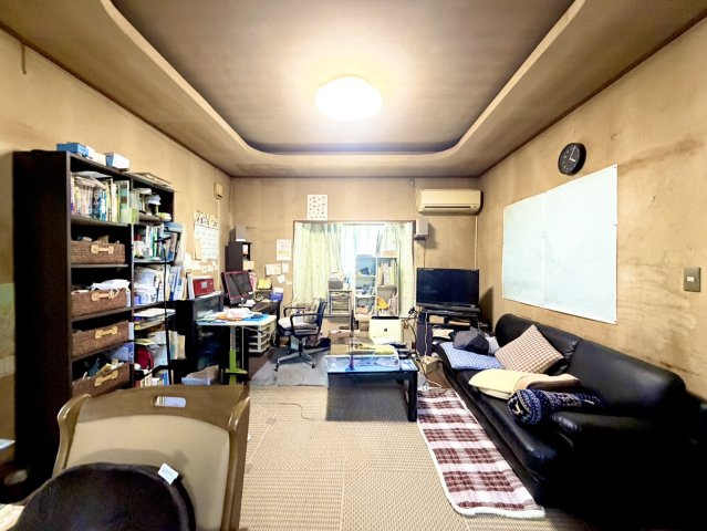 那珂市菅谷中古戸建の居間・リビング