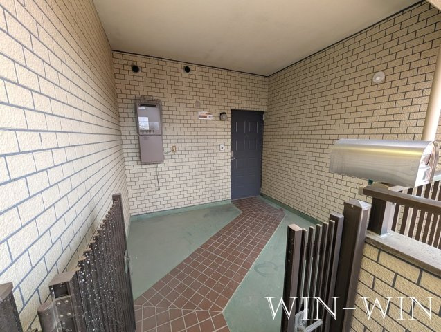 ユトリロ上地町のエントランス