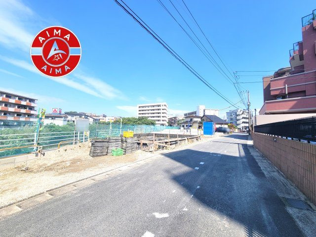 福岡市城南区友丘2丁目第1-6棟（1号棟）の前面道路含む現地写真|見学の時間などお気軽にお問い合わせ下さい。