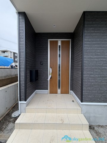 秦野市ひばりケ丘第2　新築戸建　全4棟1号棟の玄関