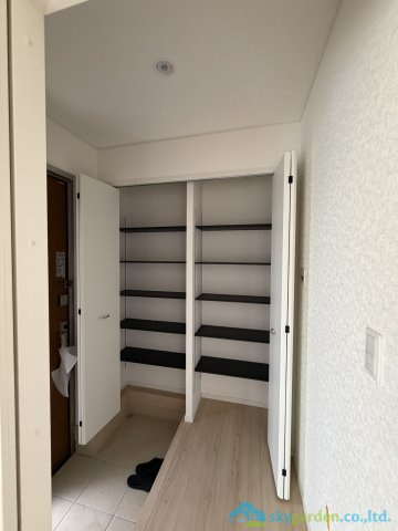 秦野市ひばりケ丘第2　新築戸建　全4棟1号棟の玄関