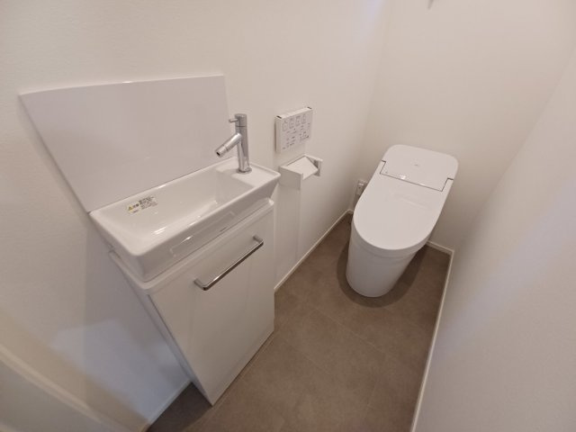 宇土市高柳町の中古一戸建のトイレ|1F