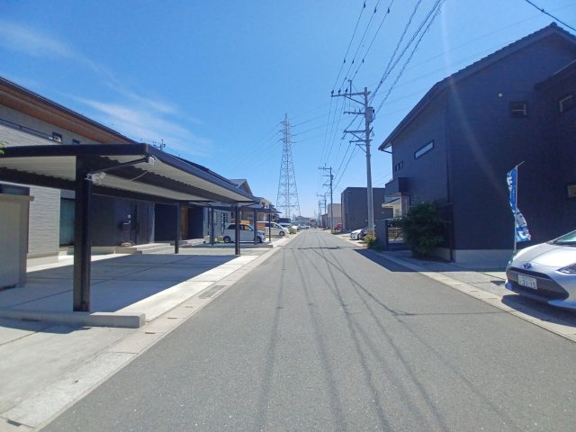 宇土市高柳町の中古一戸建の前面道路含む現地写真|南東側