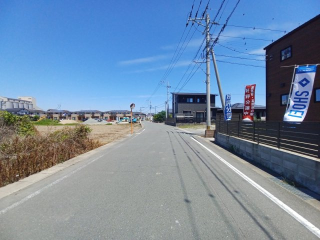 宇土市高柳町の中古一戸建の前面道路含む現地写真|西側