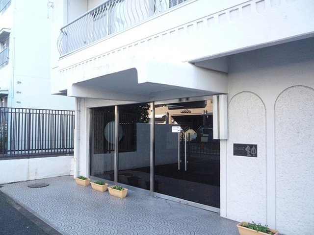 シャンボール豊中の玄関