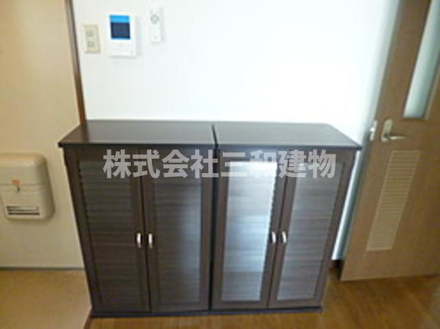 FIGARO下赤塚の玄関|玄関　下駄箱