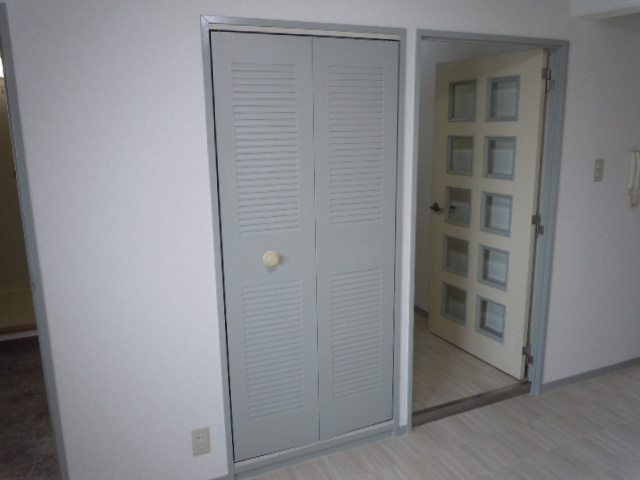 アヴィタシヨン岡町の収納