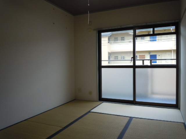 アヴィタシヨン岡町の内装