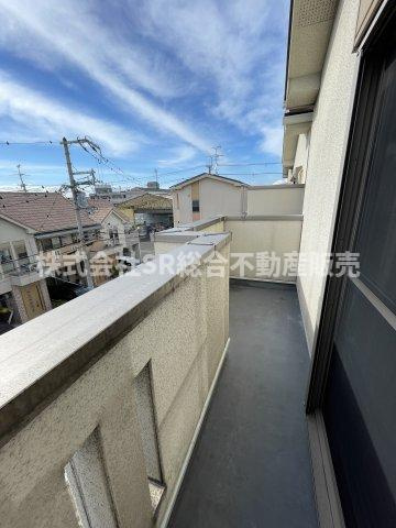 布市町2丁目中古戸建のバルコニー|陽当たり良好で洗濯物が乾きやすいです♪