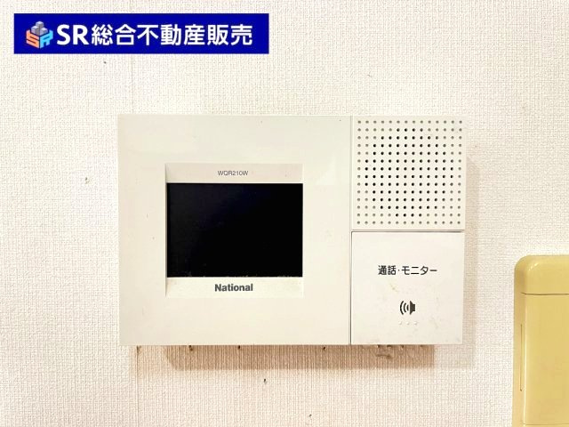 布市町2丁目中古戸建の内装|玄関は吹抜けになっており、天井が高く、開放感のある空間です！