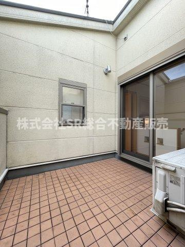 布市町2丁目中古戸建のバルコニー|お子様のプール、BBQもできるプライベート空間です！
