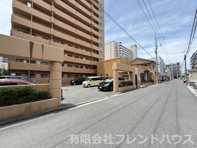 【その他】 | ダイアパレス宇品西 | 前面道路含む外観