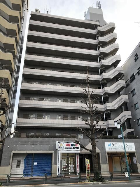 ソレイユ目白の外観