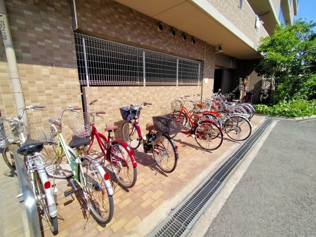 ルモングレース森之宮の駐輪場