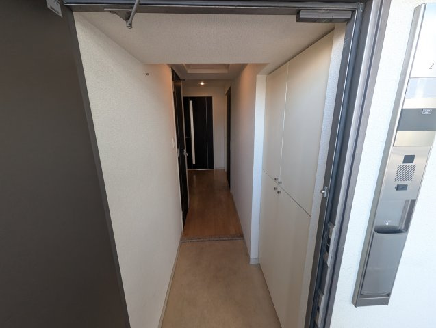 淀川ウエストタワーの玄関