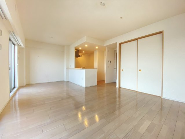 ジェイグランエル茨木の居間・リビング|別部屋写真