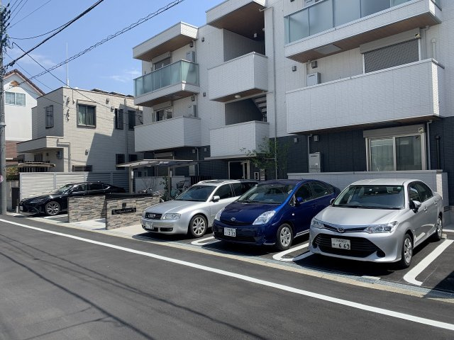 アグレイド北桜塚の駐車場