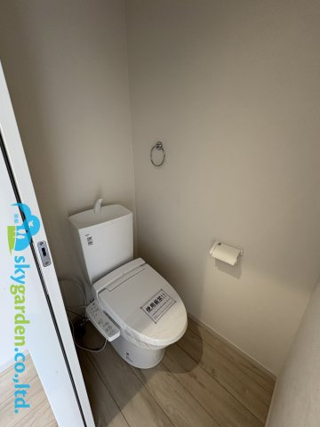 藤沢市高倉３期　新築戸建　全１棟のトイレ|シンプルで使いやすいトイレです