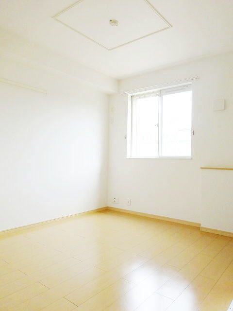 レインツリー　二番館の洋室